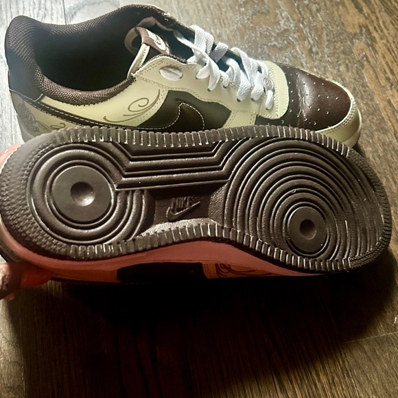 Nike Air Force 1 “Brown Pride”- Mister Cartoon (Men’s 10) - Picture 5 of 5
